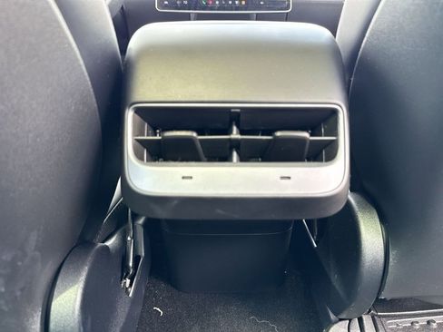 Used 2022 Tesla Model 3 Base image 17