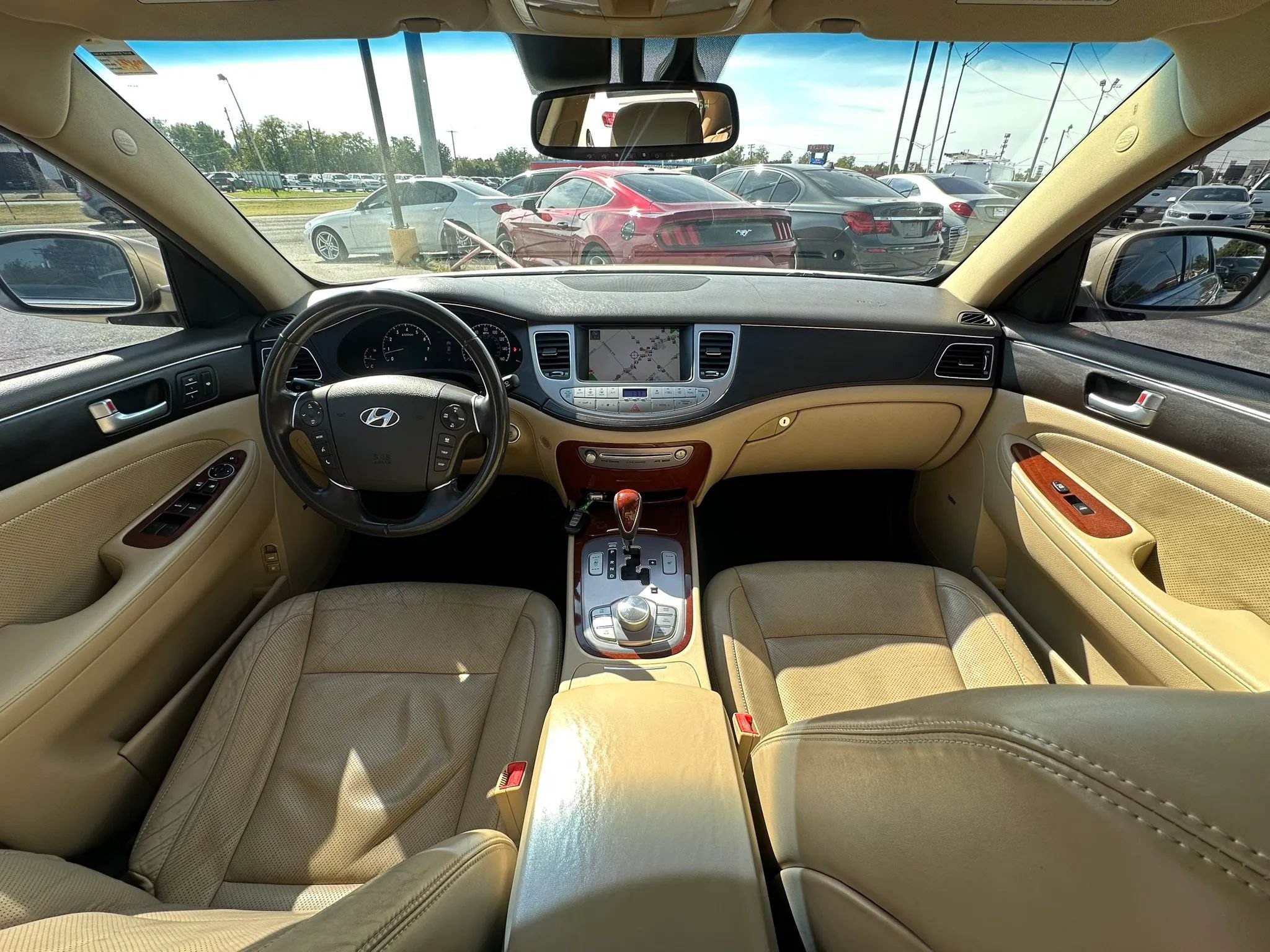 Used 2012 Hyundai Genesis 3.8 w/ Premium Pkg RWD image 2