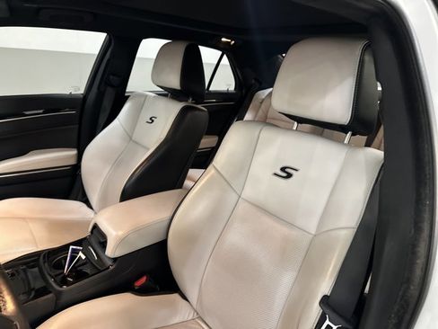 Used 2018 Chrysler 300 S w/ Safetytec Plus Group image 5