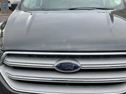 Used 2018 Ford Escape SE image 18