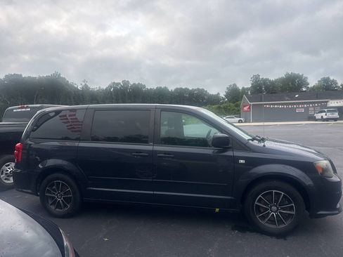 Used 2014 Dodge Grand Caravan SE FWD image 12