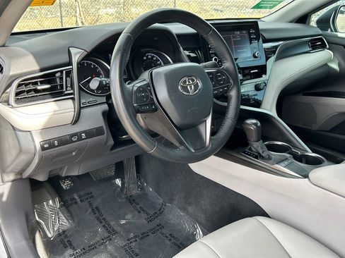 Used 2022 Toyota Camry SE image 7
