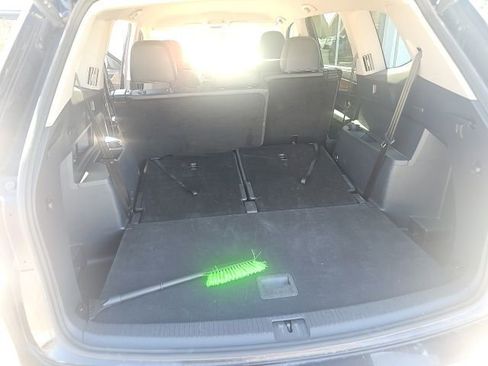 Used 2025 Volkswagen Atlas SE image 9