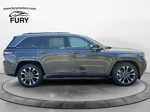 Used 2025 Jeep Grand Cherokee Overland w/ Trailer Tow Package AWD/4WD image 2