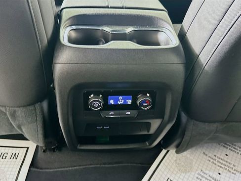 New 2026 Chevrolet Traverse LT image 26