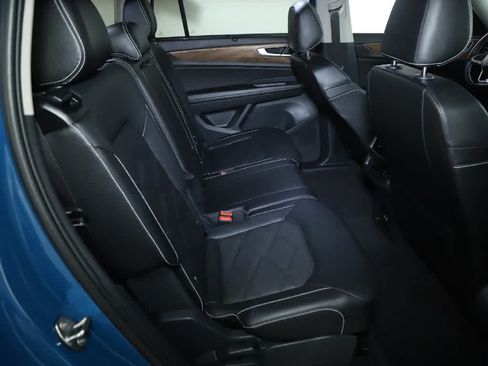 Certified 2026 Volkswagen Atlas SE w/ Panoramic Sunroof Package AWD/4WD image 37