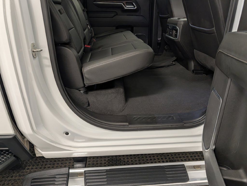 Used 2024 GMC Sierra 3500 SLT w/ SLT Convenience Package AWD/4WD image 32