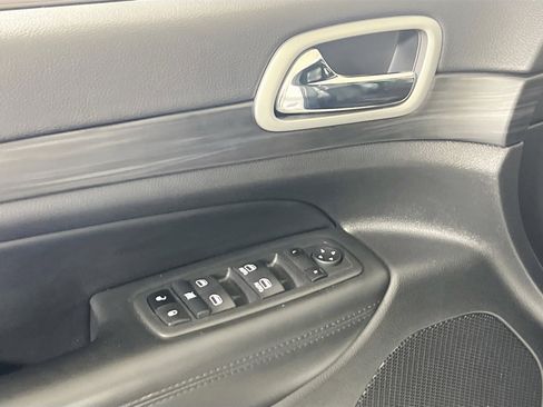 Used 2022 Jeep Grand Cherokee Laredo X AWD/4WD image 18