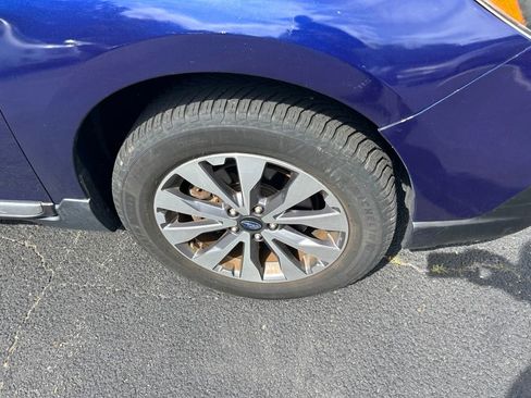 Used 2017 Subaru Outback 3.6R Touring AWD/4WD image 11