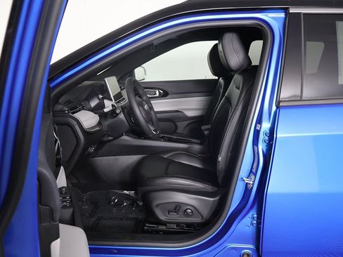 Used 2024 Jeep Compass Limited AWD/4WD image 28