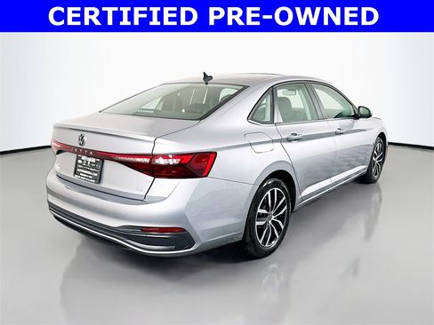 Used 2025 Volkswagen Jetta SE image 7