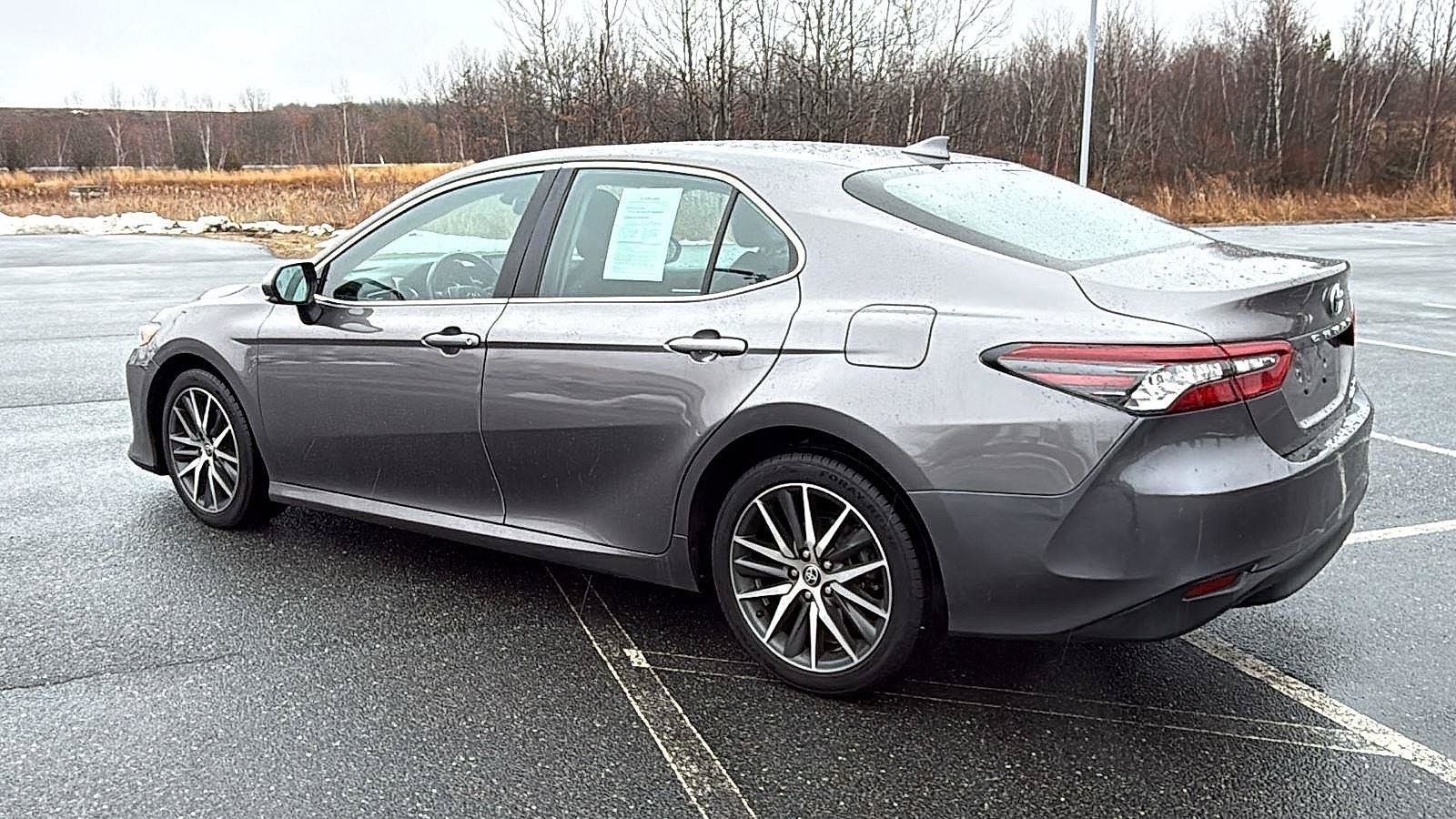 Used 2022 Toyota Camry XLE AWD/4WD image 10