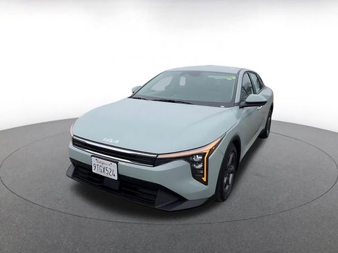Used 2025 Kia K4 LXS image 7