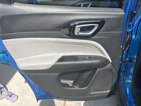 Used 2024 Jeep Compass Limited image 10