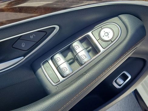 Used 2015 Mercedes-Benz S 550 4MATIC Sedan w/ Sport Package image 23