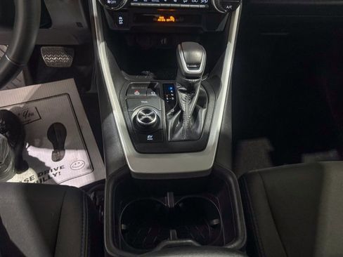 Used 2023 Toyota RAV4 SE image 22