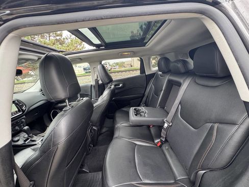 Used 2019 Jeep Compass Limited AWD/4WD image 19