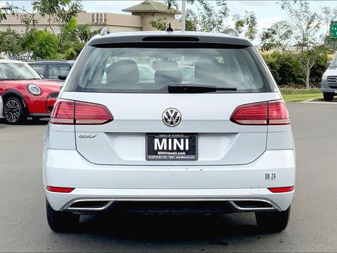 Used 2019 Volkswagen Golf SE image 4