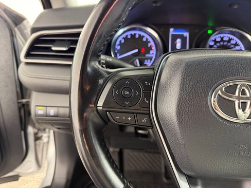 Used 2019 Toyota Camry SE image 16