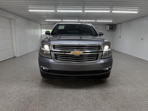Used 2019 Chevrolet Suburban Premier w/ Premier Plus Edition AWD/4WD image 3