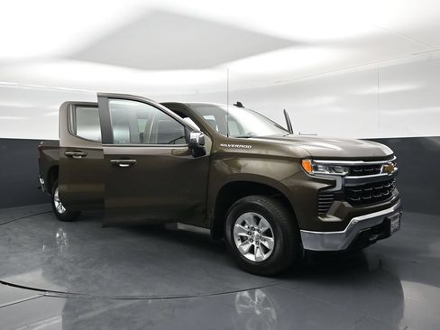 Used 2023 Chevrolet Silverado 1500 LT RWD image 30