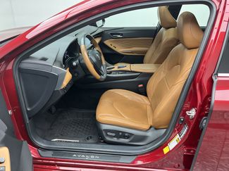 Used 2020 Toyota Avalon Limited video 3