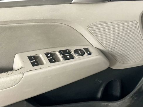 Used 2020 Hyundai Elantra SEL FWD image 18