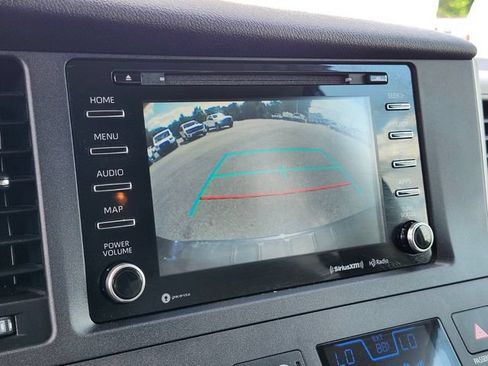 Used 2020 Toyota Sienna LE w/ LE Preferred Package FWD image 22