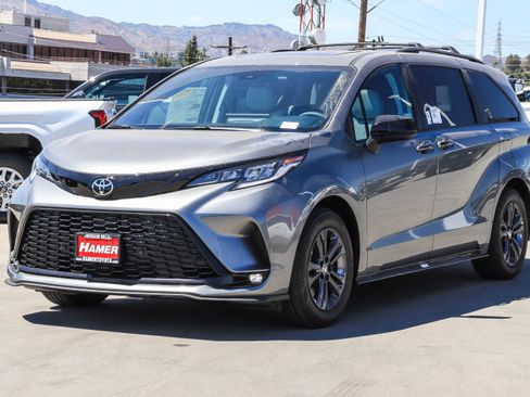 New 2026 Toyota Sienna XSE AWD/4WD image 6