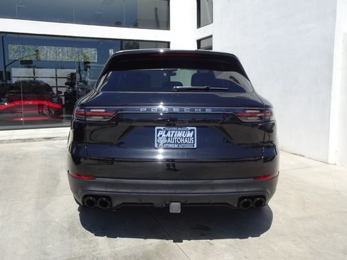 Used 2023 Porsche Cayenne AWD/4WD image 6