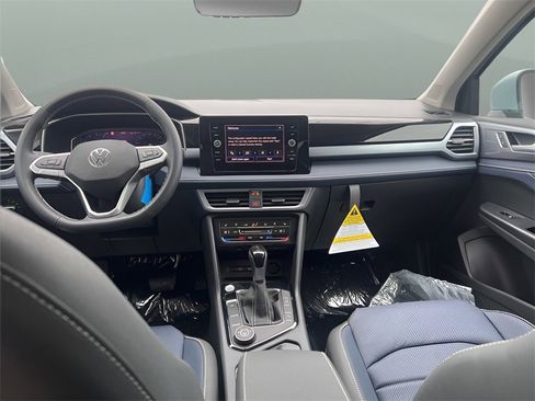 New 2026 Volkswagen Taos SEL image 22