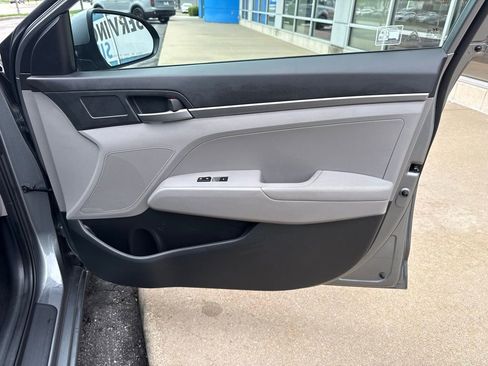 Used 2017 Hyundai Elantra SE image 42