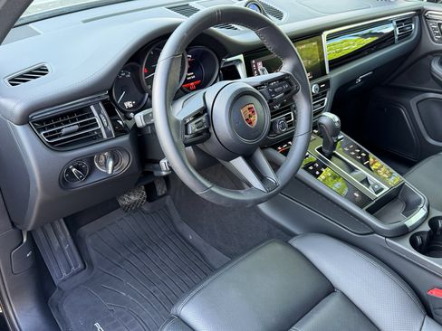 Certified 2026 Porsche Macan AWD/4WD image 29