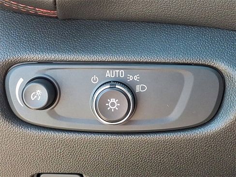 Used 2021 Chevrolet Blazer RS w/ Enhanced Convenience Package image 32