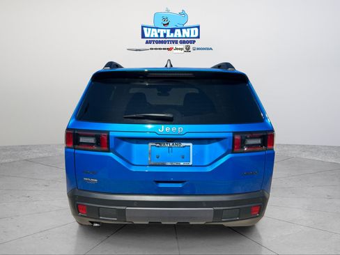 Used 2026 Jeep Cherokee Laredo AWD/4WD image 4