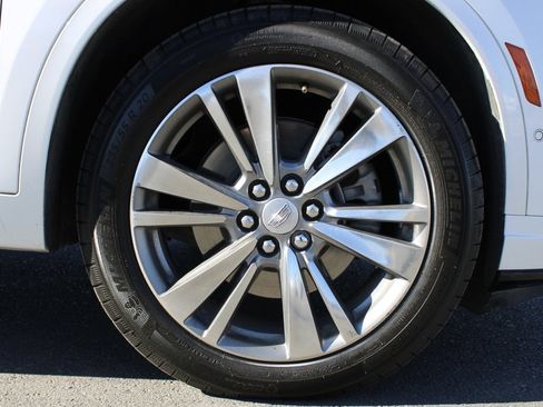 Used 2022 Cadillac XT6 Premium Luxury w/ Technology Package image 9