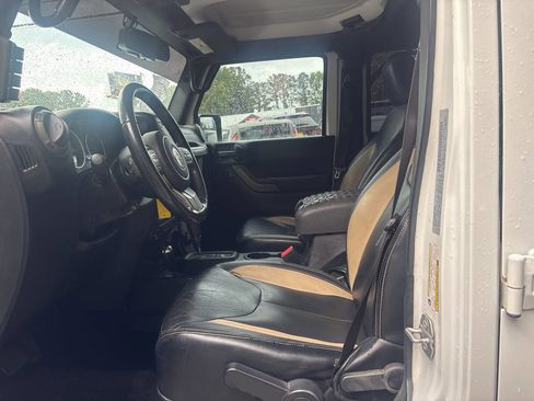 Used 2018 Jeep Wrangler Unlimited Sport AWD/4WD image 7