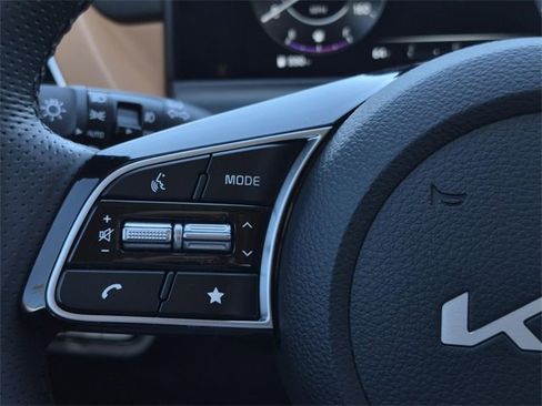 Used 2024 Kia Seltos SX w/ SX Sunroof Package image 30