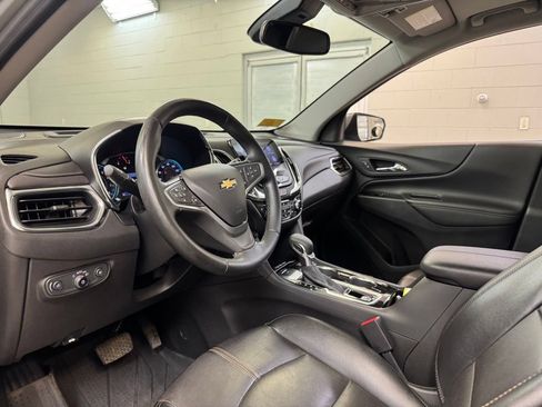 Used 2023 Chevrolet Equinox Premier AWD/4WD image 16