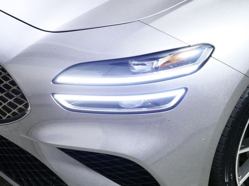 Used 2023 Genesis G70 2.0T AWD/4WD image 16