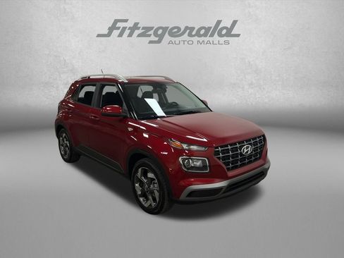 Used 2025 Hyundai Venue SEL FWD image 8