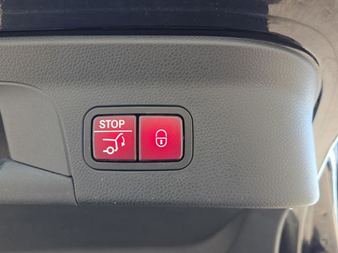 Used 2023 Mercedes-Benz GLC 300 4MATIC Coupe image 11