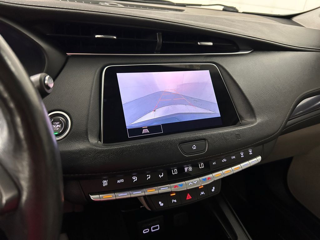 Used 2021 Cadillac XT4 Luxury w/ Cold Weather Package FWD image 24