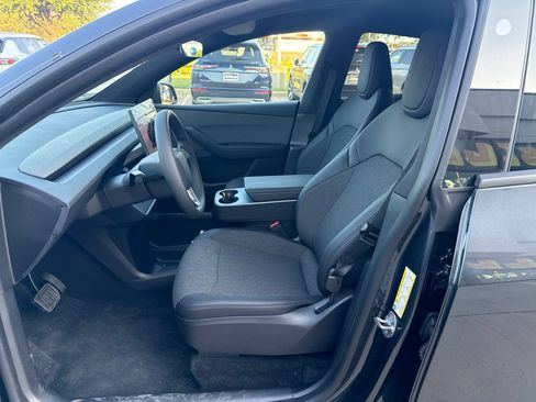 Used 2026 Tesla Model Y 2WD image 7