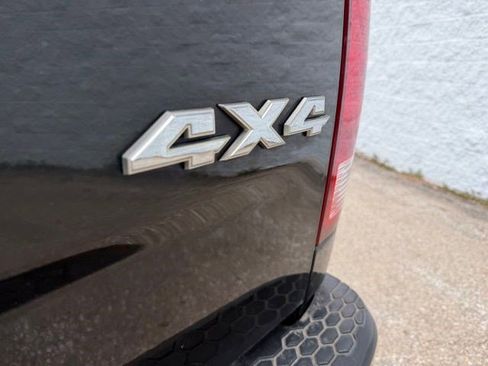 Used 2019 RAM 1500 Express w/ Express Value Package AWD/4WD image 5