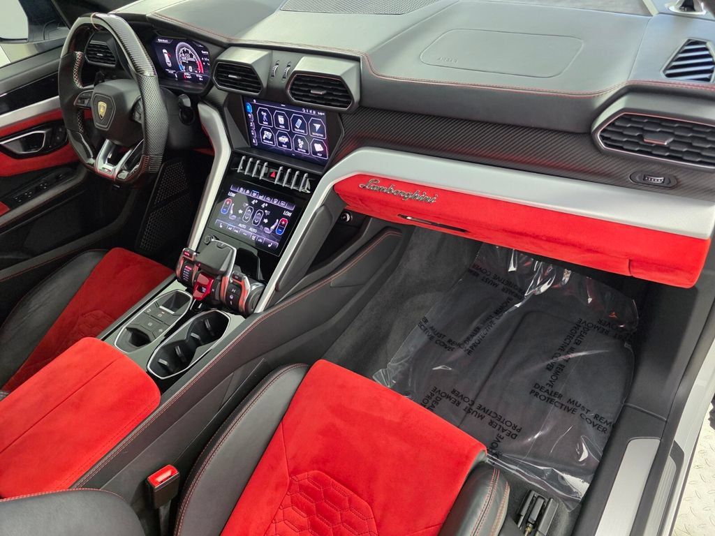 Used 2019 Lamborghini Urus AWD/4WD image 29