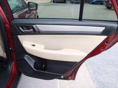 Used 2017 Subaru Outback 2.5i Premium image 24