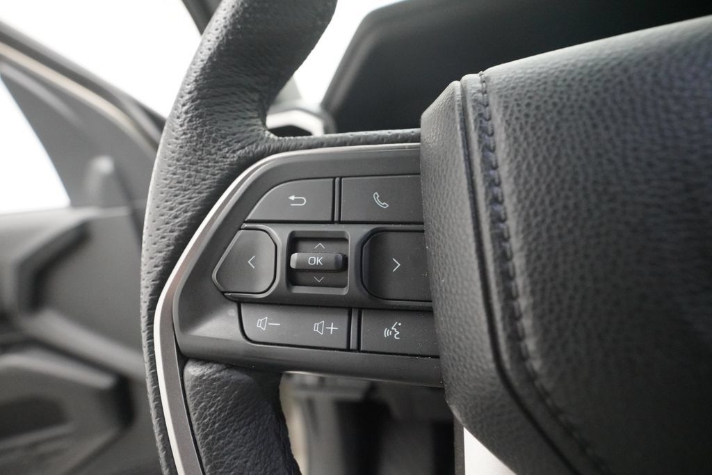 Used 2025 Toyota Tacoma TRD Sport AWD/4WD image 17