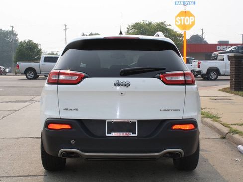 Used 2017 Jeep Cherokee Limited AWD/4WD image 5
