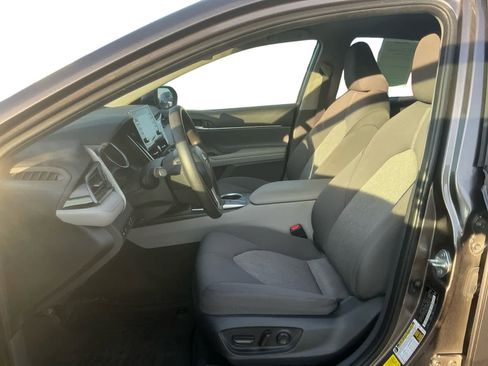 Used 2024 Toyota Camry LE image 9